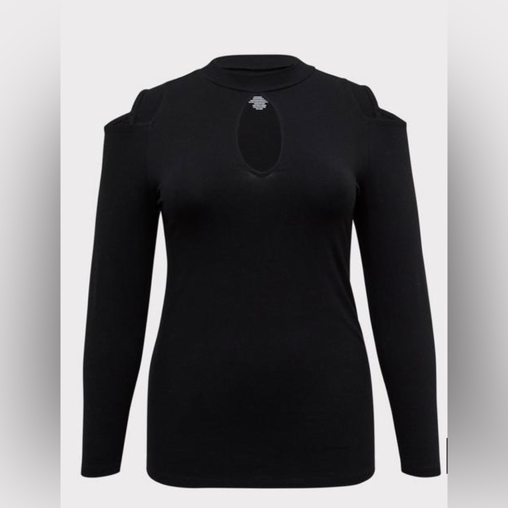 Torrid long sleeve cold shoulder black top in size 1X - Torrid Foxy fabric